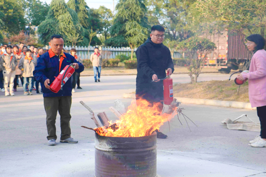 Das Unternehmen führt Brandschutzübungen durch